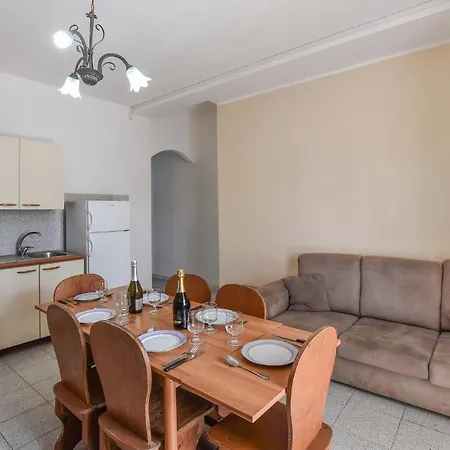 Lovely In With Swimming Pool Appartement *