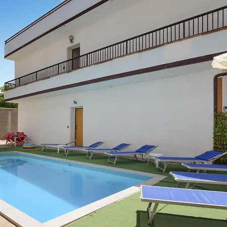 Appartamento Awesome In With Swimming Pool Palmi