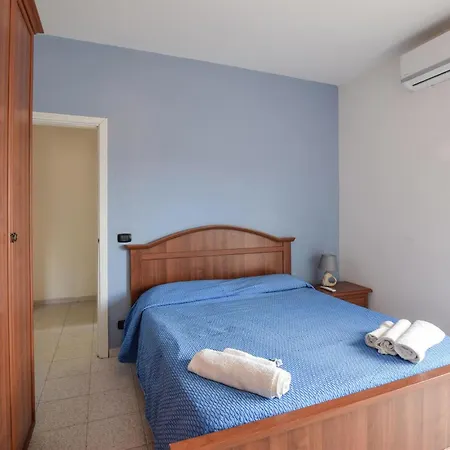 Lovely In With Swimming Pool Apartamento *