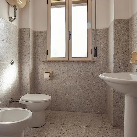 Awesome In With Swimming Pool Appartamento