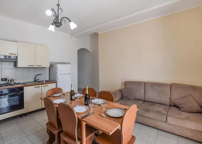 Awesome In With Swimming Pool Apartment *